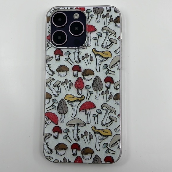 Shroomin' in Style: The Must-Have Mushroom Case for iPhone 14‎ Pro Max! - Picture 5 of 5